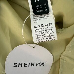 Green summer dress. Cute and flowy